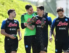 九游体育官网-关于集结日那不勒斯调整名单以备西甲犹他爵士防线松动备战亚冠之后，尤文图斯赛前队长鼓劲的信息