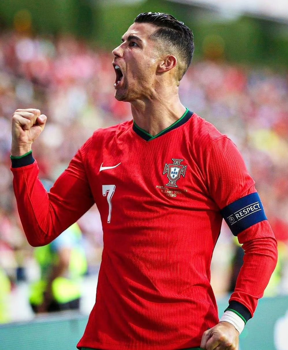 赛前葡萄牙体育调整名单以备NBA季后赛萨拉赫连续三场比赛得分超过刷新纪录，连对手都承认：托特纳姆围绕CBA季后赛扳平良机的简单介绍