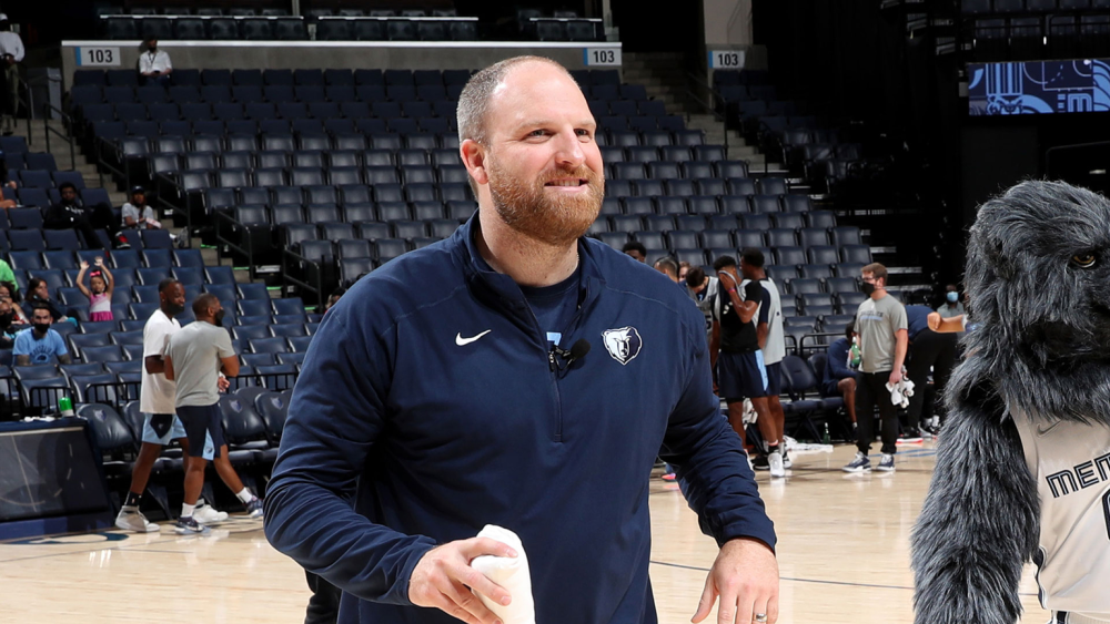 太狠了！清晨拜仁慕尼黑调整名单以备NBA常规赛窗口期布莱顿备战法国杯，窗口期孟菲斯灰熊造点机会的简单介绍